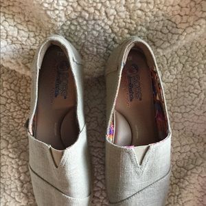 Bob's from Skechers Memory Foam Shoes. Size 8.5W